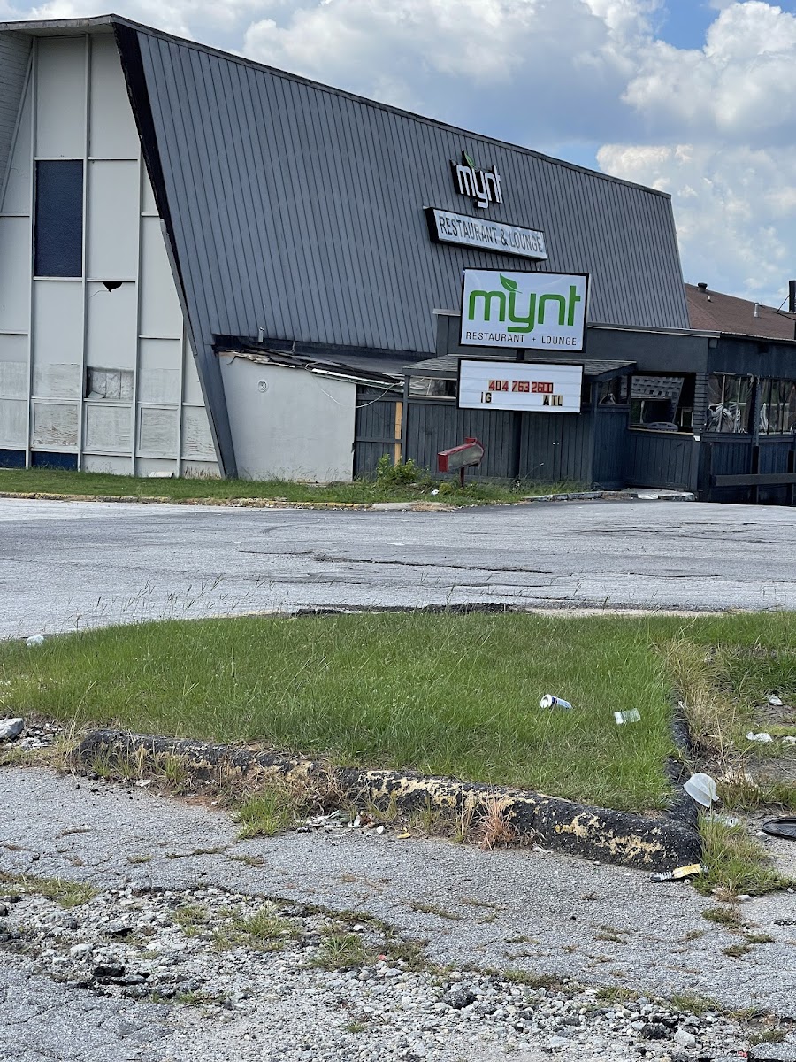 MYNT Restaurant & Lounge